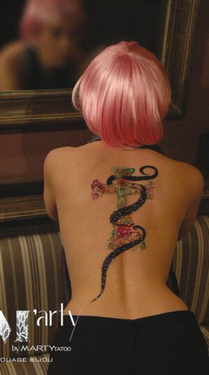 tatouage bijou, tatouage éphémère, tatouage paillette