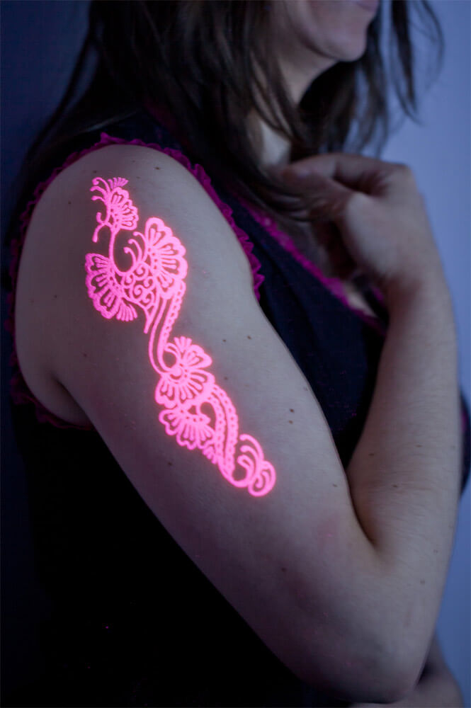 Qu'est-ce qu'un tatouage fluorescent ? 
